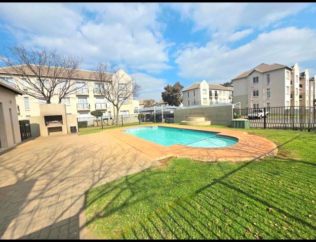 2 BEDROOM APARTMENT FOR SALE IN KLIPPOORTJIE